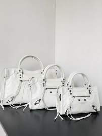 Picture of Balenciaga Handbags _SKUfw204496851fw